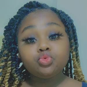 Meet your Posher, Queneisha